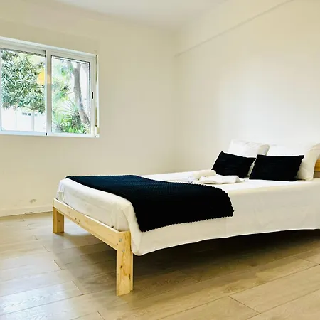 Apartment T4 *
